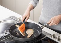 JOSEPH JOSEPH - Szczypce z silikonowymi zakończeniami TURNER - 2